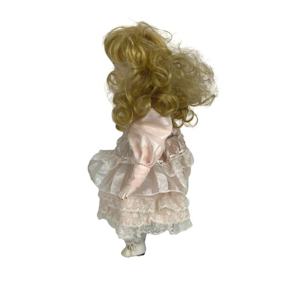 Heritage Mint Limited Country Collection Porcelain Vintage Doll - Picture 2 of 7